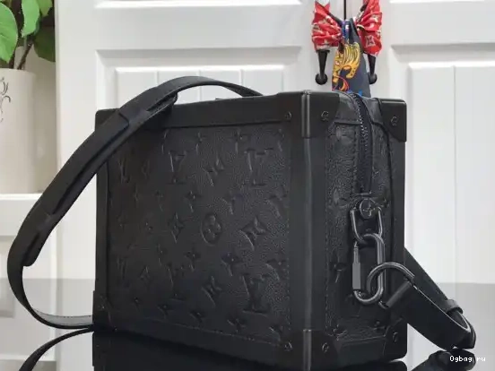 LOUIS VUITTON BOX 0702